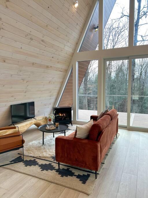Fox Ridge-Black Alder Lodging Logan Exterior photo
